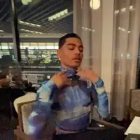 Ouça undefined, assista a videoclipes, leia a biografia, veja as datas das turnês e mais!