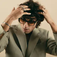 HARRIS, M dinle, müzik videolarını izle, biyografisini oku, tur tarihlerini ve daha fazlasını gör!