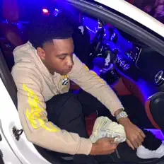 Dengarkan Phonfrm2nine, tonton video musik, baca bio, lihat tanggal tur & lainnya!