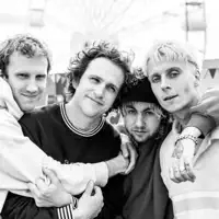 Escucha a undefined, mira vídeos musicales, lee la biografía, consulta fechas de giras y mucho más.