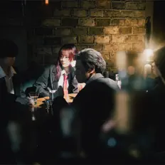 Hör dir chef's an, schau dir Musikvideos an, lies die Biografie, finde Tourdaten und mehr!