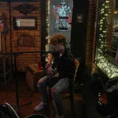 vinnynoceroを聴いたり、ミュージックビデオを鑑賞したり、経歴やツアー日程などを確認したりしましょう！