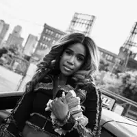 undefined dinle, müzik videolarını izle, biyografisini oku, tur tarihlerini ve daha fazlasını gör!