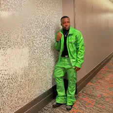 JMB Officialを聴いたり、ミュージックビデオを鑑賞したり、経歴やツアー日程などを確認したりしましょう！