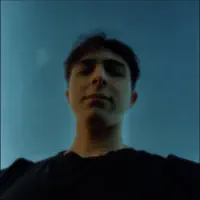 Poslechněte si interpreta undefined, sledujte hudební videa, přečtěte si životopis, podívejte se na data turné a další informace.