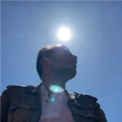 Listen to Les vies de François, watch music videos, read bio, see tour dates & more!