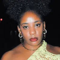 Dengarkan undefined, tonton video musik, baca bio, lihat tanggal tur & lainnya!