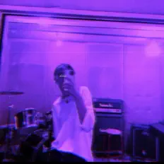 聆聽 神楽、觀看音樂影片、閱讀小傳、查看巡演日期等！
