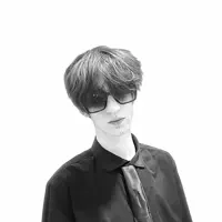 聆聽 undefined、觀看音樂影片、閱讀小傳、查看巡演日期等！