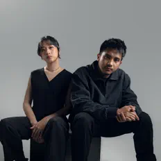 聆聽 Biru Baru、觀看音樂影片、閱讀小傳、查看巡演日期等！