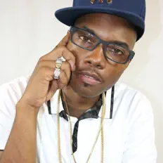 聆聽 Memphis Moe、觀看音樂影片、閱讀小傳、查看巡演日期等！