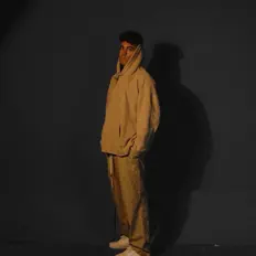 Trill Tashiを聴いたり、ミュージックビデオを鑑賞したり、経歴やツアー日程などを確認したりしましょう！