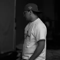 Zaleを聴いたり、ミュージックビデオを鑑賞したり、経歴やツアー日程などを確認したりしましょう！