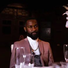 聆聽 Midnight - Biiz、觀看音樂影片、閱讀小傳、查看巡演日期等！