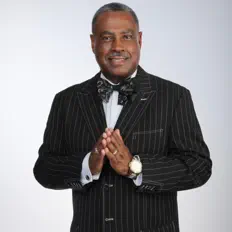 Escucha a Pastor Woodrow Hayden, mira vídeos musicales, lee la biografía, consulta fechas de giras y mucho más.