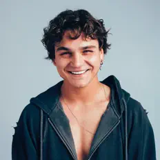 收听 Pegasss、观看音乐视频、阅读小传、查看巡演日期等 ！