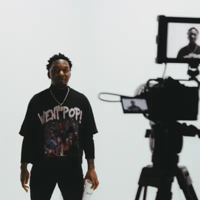 Listen to Vino oso, watch music videos, read bio, see tour dates & more!