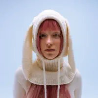 undefinedを聴いたり、ミュージックビデオを鑑賞したり、経歴やツアー日程などを確認したりしましょう！