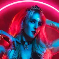 Dengarkan undefined, tonton video musik, baca bio, lihat tanggal tur & lainnya!