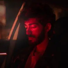 聆聽 Kartik Sachdeva、觀看音樂影片、閱讀小傳、查看巡演日期等！
