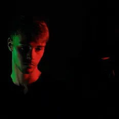 收听 Dead in Another Dimension、观看音乐视频、阅读小传、查看巡演日期等 ！