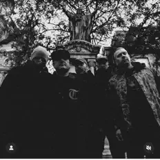 Poslechněte si interpreta DESECRATE, sledujte hudební videa, přečtěte si životopis, podívejte se na data turné a další informace.