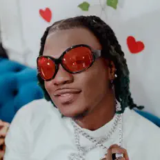 Hör dir Offgaard an, schau dir Musikvideos an, lies die Biografie, finde Tourdaten und mehr!