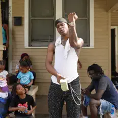 收听 Doogie、观看音乐视频、阅读小传、查看巡演日期等 ！