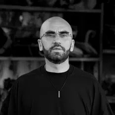 聆聽 Nicola Amoruso、觀看音樂影片、閱讀小傳、查看巡演日期等！