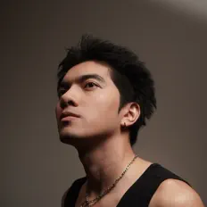 聆聽 Chinnebell、觀看音樂影片、閱讀小傳、查看巡演日期等！