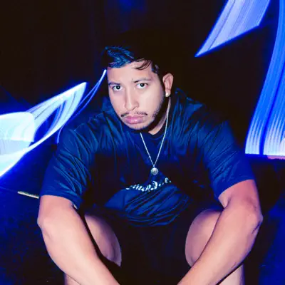 Listen to Max Mondragón, watch music videos, read bio, see tour dates & more!