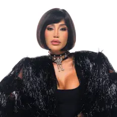 Röya dinle, müzik videolarını izle, biyografisini oku, tur tarihlerini ve daha fazlasını gör!