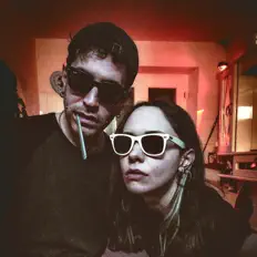 Ακούστε περιεχόμενο από Misfit Youth, παρακολουθήστε μουσικά βίντεο, διαβάστε το βιογραφικό, δείτε ημερομηνίες περιοδείας, και πολλά ακόμη!