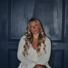 Ascolta Katie Neal, guarda video musicali, leggi la biografia, vedi le date del tour & altro!