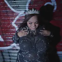 Hör dir undefined an, schau dir Musikvideos an, lies die Biografie, finde Tourdaten und mehr!