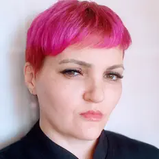 Posłuchaj wykonawcy ShotgunSuzee, obejrzyj teledyski, przeczytaj biografię, zobacz daty tras koncertowych i nie tylko!