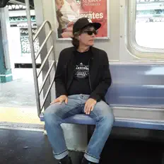 Escucha a Stu Newman, mira videos musicales, lee su biografía, consulta las fechas de las gira y más.