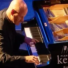 Poslechněte si interpreta Olaf Kordes, sledujte hudební videa, přečtěte si životopis, podívejte se na data turné a další informace.