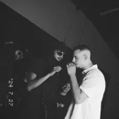 收听 Xoni、观看音乐视频、阅读小传、查看巡演日期等 ！
