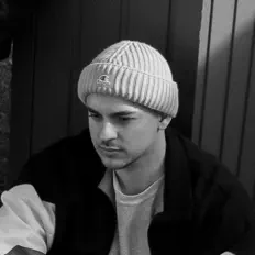 聆聽 Lototskiy、觀看音樂影片、閱讀小傳、查看巡演日期等！