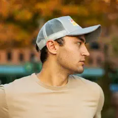 Posłuchaj wykonawcy Josiah Calva, obejrzyj teledyski, przeczytaj biografię, zobacz daty tras koncertowych i nie tylko!