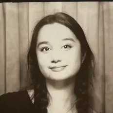 Poslechněte si interpreta Clarissa Mae, sledujte hudební videa, přečtěte si životopis, podívejte se na data turné a další informace.