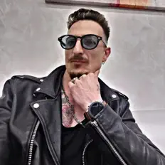 Escucha a dj solo, mira videos musicales, lee su biografía, consulta las fechas de las gira y más.