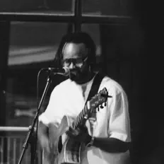 收听 Tondi Rams、观看音乐视频、阅读小传、查看巡演日期等 ！