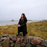 Escucha a undefined, mira videos musicales, lee su biografía, consulta las fechas de las gira y más.