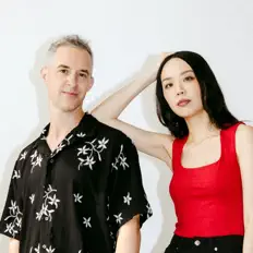 聆聽 YSSY、觀看音樂影片、閱讀小傳、查看巡演日期等！