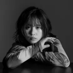 yunaを聴いたり、ミュージックビデオを鑑賞したり、経歴やツアー日程などを確認したりしましょう！