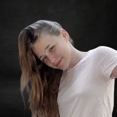 Jil Kommerを聴いたり、ミュージックビデオを鑑賞したり、経歴やツアー日程などを確認したりしましょう！