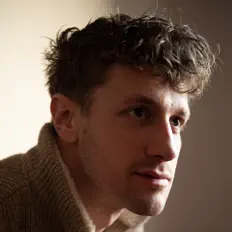 Aylonを聴いたり、ミュージックビデオを鑑賞したり、経歴やツアー日程などを確認したりしましょう！