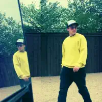 Écoutez undefined, regardez des vidéoclips, lisez la biographie, consultez les dates de tournée et plus encore !